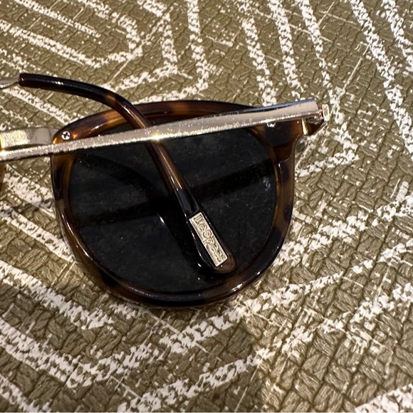 Le Specs No Smirking Sunglasses - Picture 6 of 8